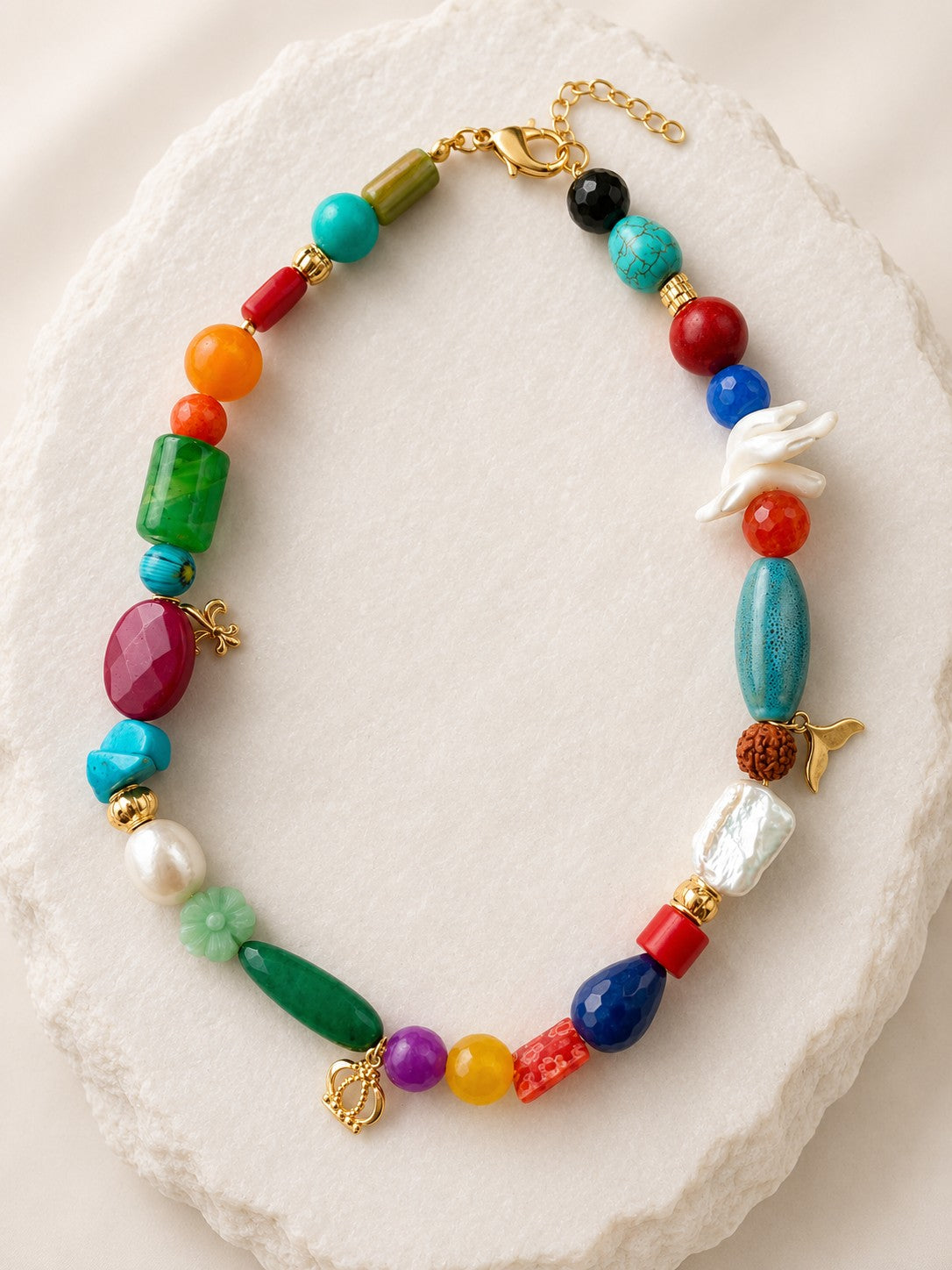 Colar Mil pedras multicolorido coroa metal