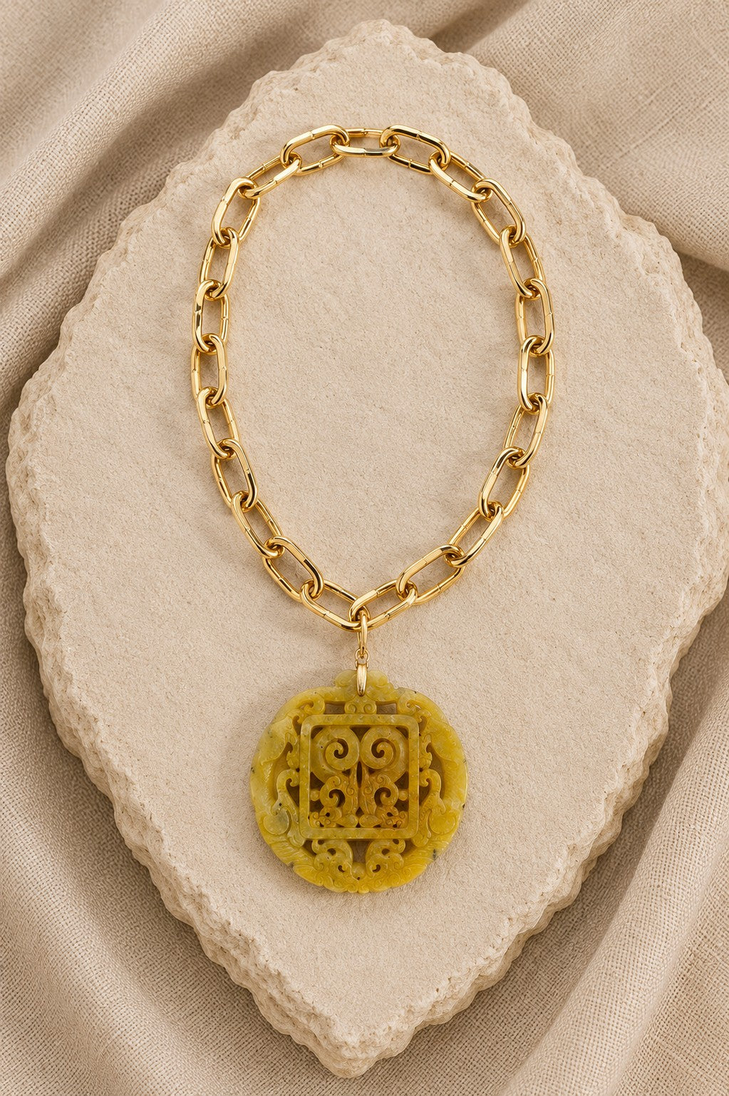 Pingente Mandala de Jade Amarela